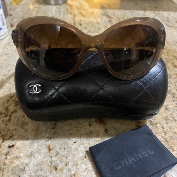 CHANEL  “Camellia” sunglasses New 5318-Q c.1511/s5  Size 55/17-135  3N  Leather main image 6